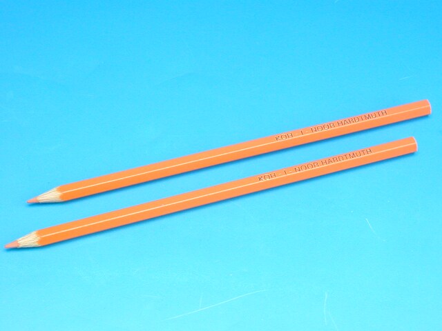 Pastelka 3680/12 ČERNÁ