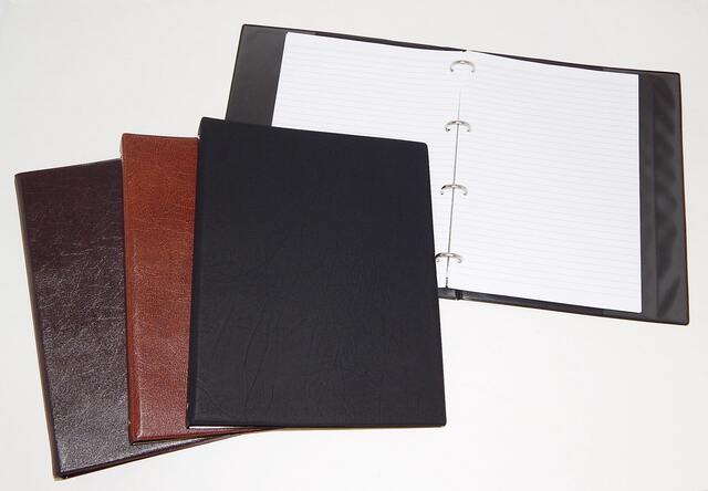 Složka 393130/III. sk. A4 KARIS, bezftalát.