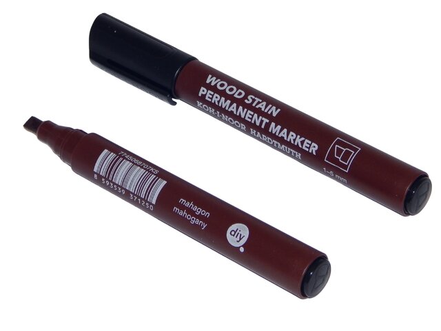 korektor na dřevo 4506  mahagon